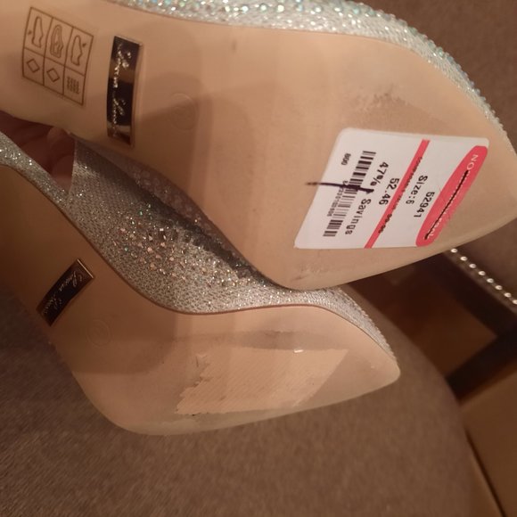 Lauren Lorraine Rachel Silver Rhinestone Pump, size 6 - Picture 6 of 6